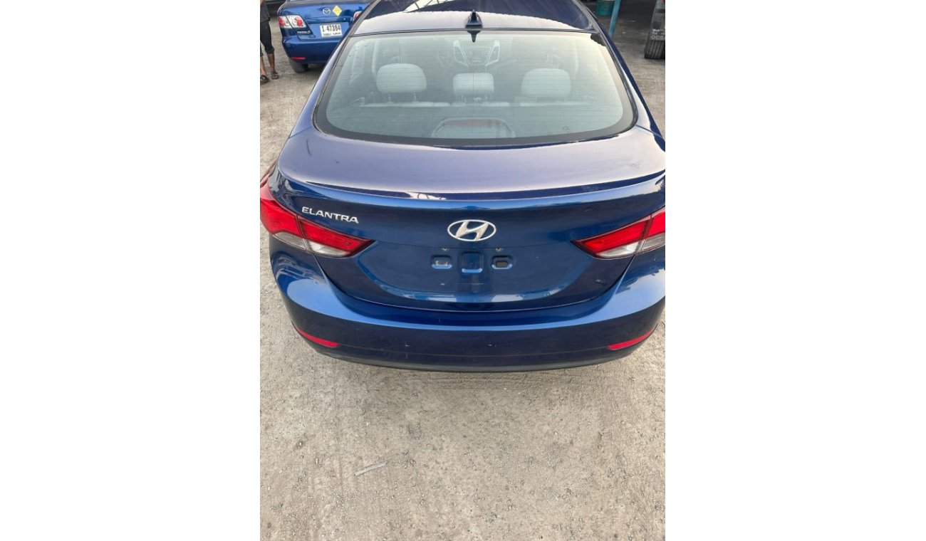 Hyundai Elantra 2.0