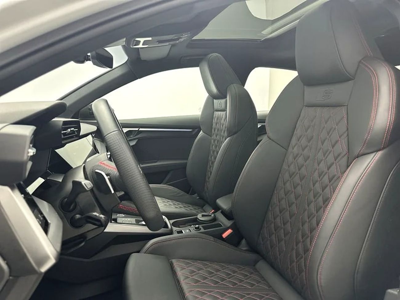 Audi S3 Sedan 2.0 quat 290hp High (Ref# 105731)