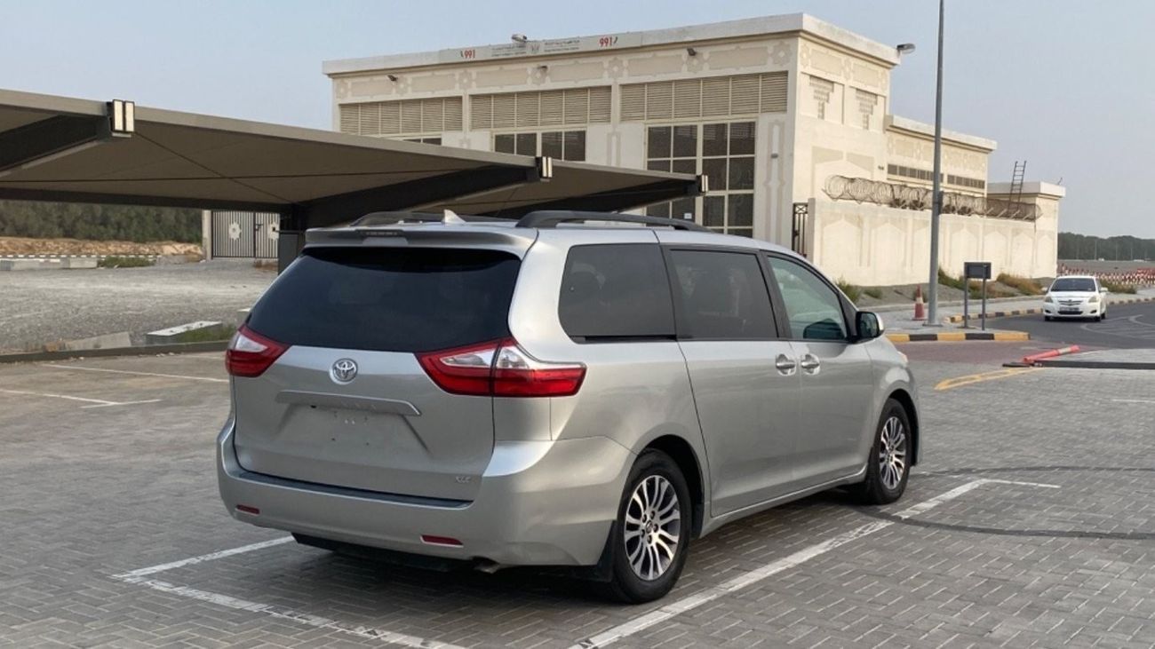 Toyota Sienna XLE, Full Option
