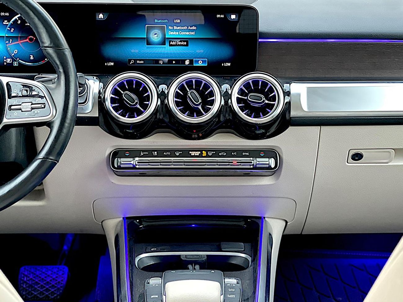 Mercedes-Benz GLB 250 4MATIC 2.0L (221 HP) AED 1,560 PM | MERCEDES GLB250 4MATICI 2023 | ORIGINAL PAINT | LOW MILEAGE| 0%