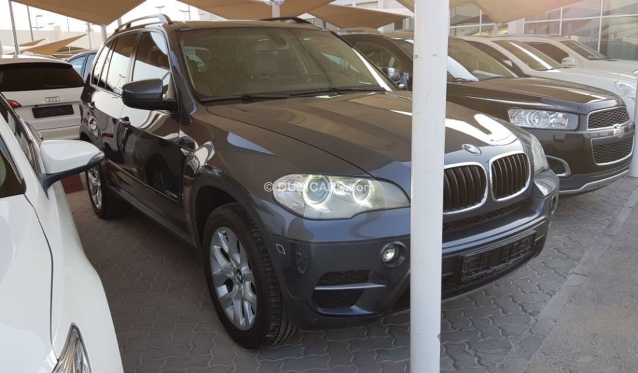 BMW X5 2013 model V6 3.5 Ltr Gulf specs  Full options