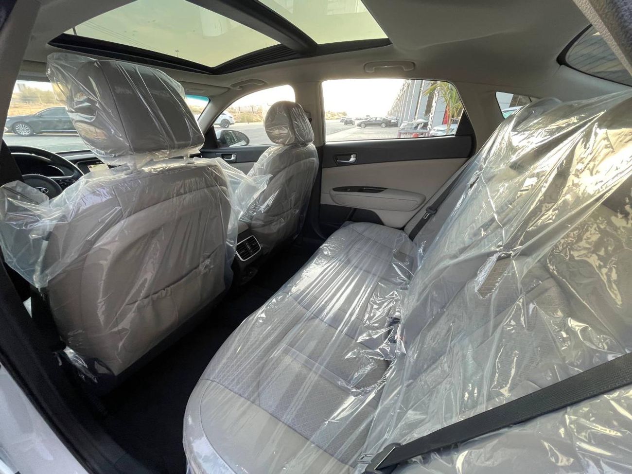 Kia Optima LX 2.4L 2.4L V4  /PANORAMIC SUNROOF / BIG SCREEN / BLIND SPOTS / APPLE- ANDROID AUTO / IN PERFECT CO