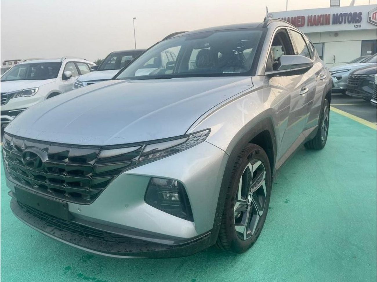 Hyundai Tucson Premium 2023 Hyundai Tucson 1.6L Full Option Leather seat , Big screen , 4 cameras Auto Trunk 4cyl P