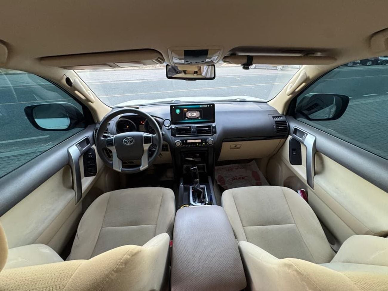 Toyota Prado GXR / GCC / 4x4 / BIG SCREEN / LOW MILEAGE / RIMS / PERFECT CONDITION