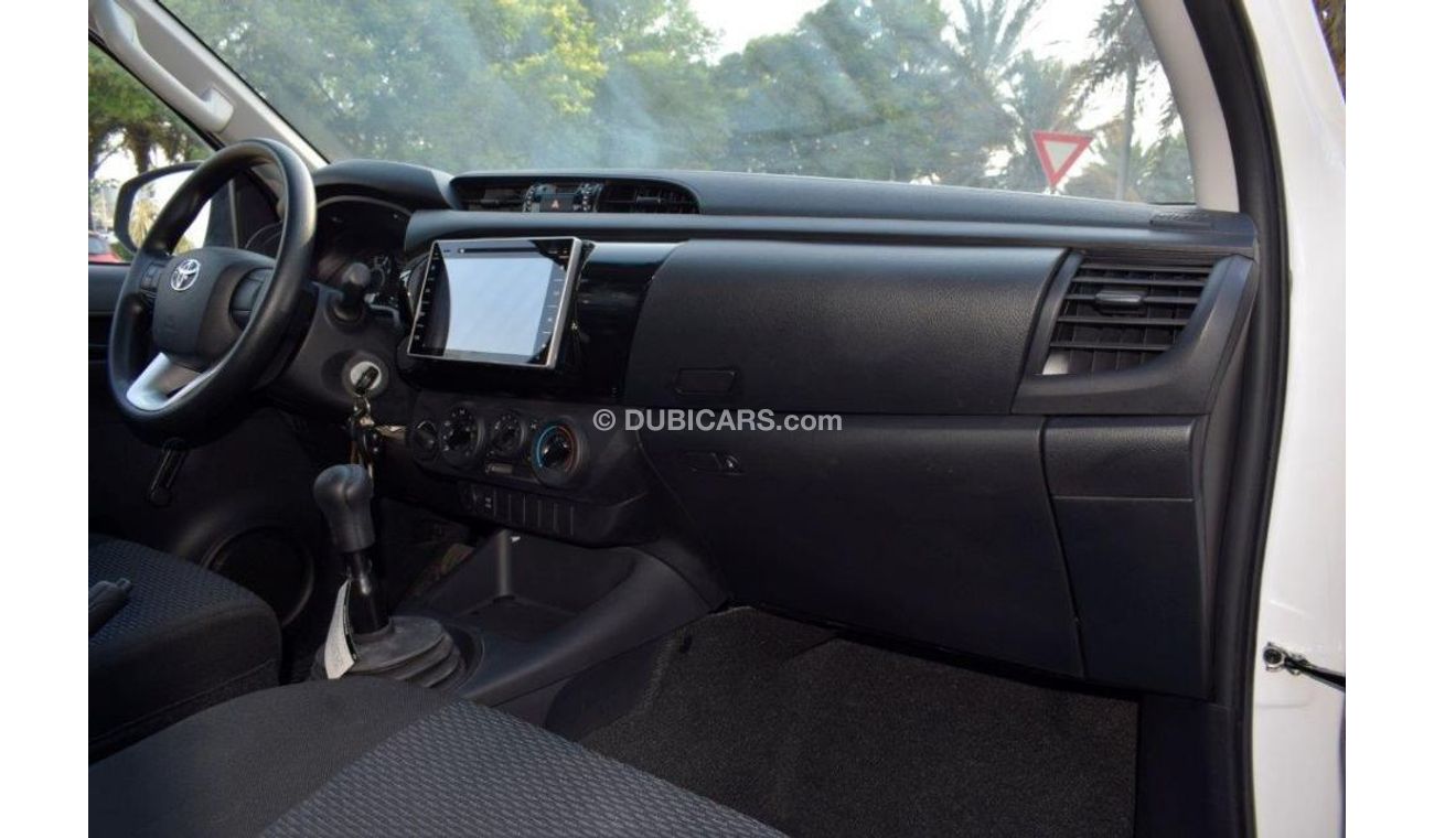 Toyota Hilux 2.4 Diesel Double Cab Pick up 2016 model with Rear camera, bedliner-towing hook - bumper