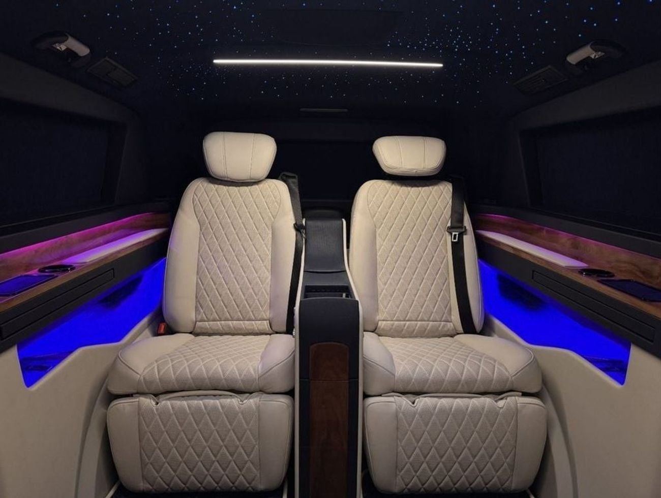 Mercedes Benz V300 AVANTGARDE VIP conversion Brand New 2025 Model in RHD or LHD