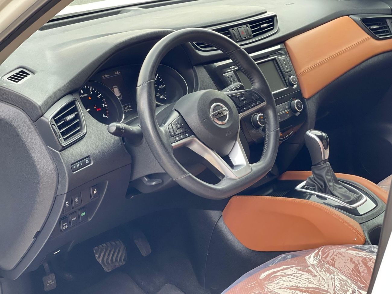 نيسان روج روج اكس-تريل / اصدار خاص / بحالة ممتازة