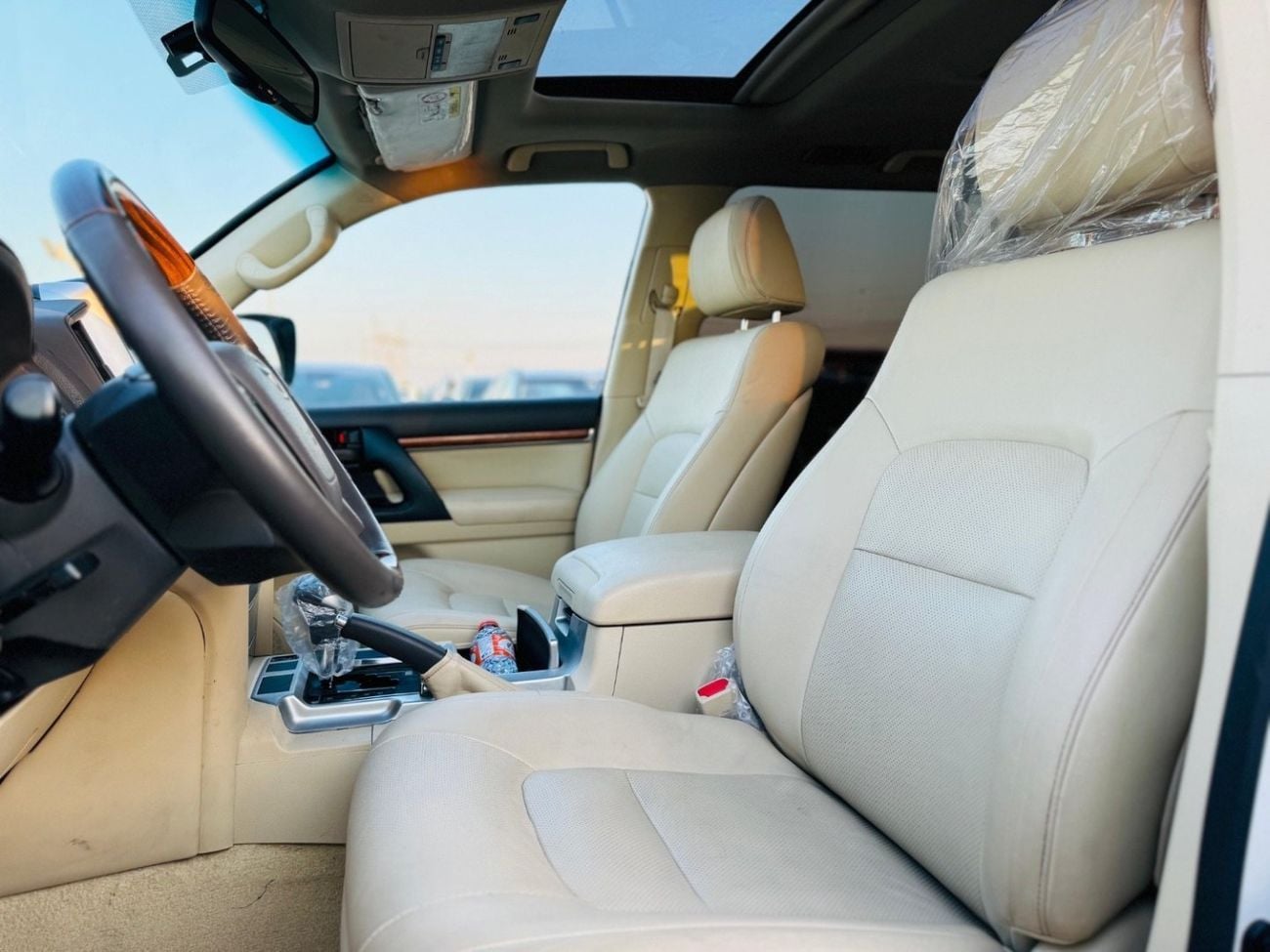 Toyota Land Cruiser GXR Toyota Land Cruiser 2015 Full option