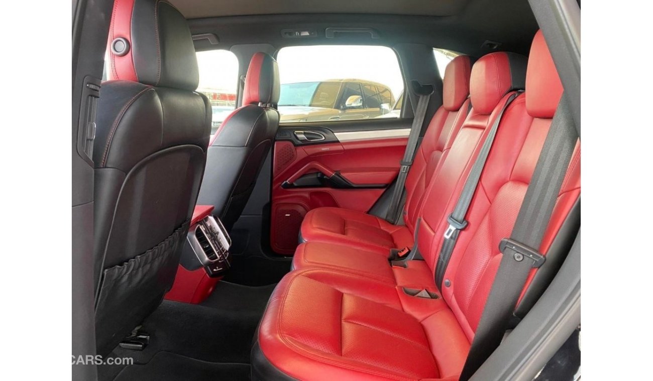 Porsche Cayenne GCC SPEC PORSCHE CAYENNE S