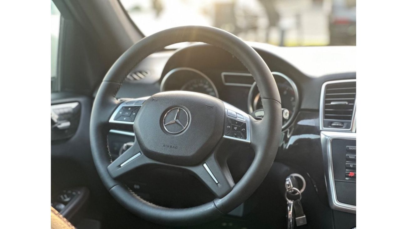 Mercedes-Benz ML 350 AMG MODEL 2013 GCC CAR PERFECT CONDITION INSIDE AND OUTSIDE FULL OPTION PANORAMIC ROOF