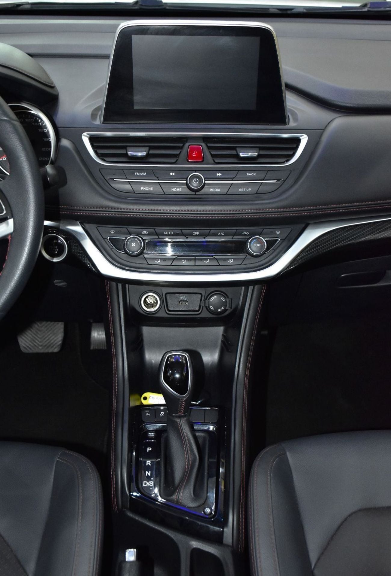 جاك S3 Plus INTELLIGENT LUXURY EXCELLENT DEAL for our JAC S3 ( 2023 Model ) in White Color GCC Specs