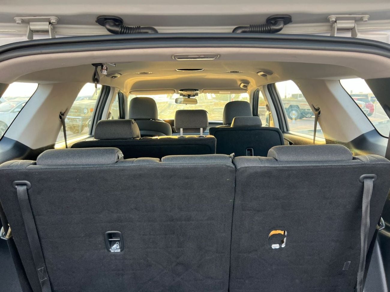 Hyundai Palisade 2022 Hyundai Paliside Gcc specs - 3.5L V6 -AWD 4x4 - Rear Camera & Sensor  - 7 Seater