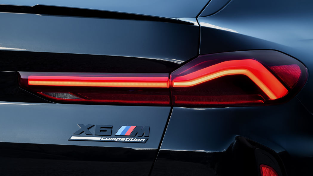 BMW X6M exterior - Tail Light