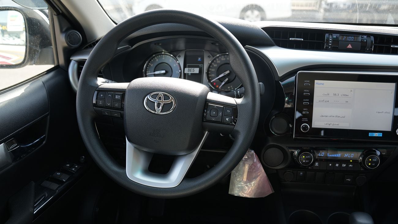 تويوتا هيلوكس SR5