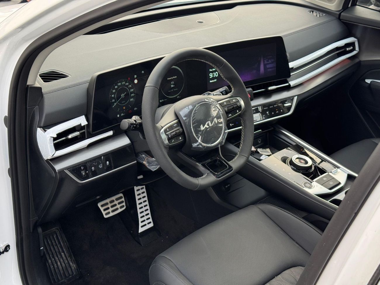 كيا سبورتيج 2.0L Petrol Turbo 4WD 2025 Export Price @ 90,000 AED