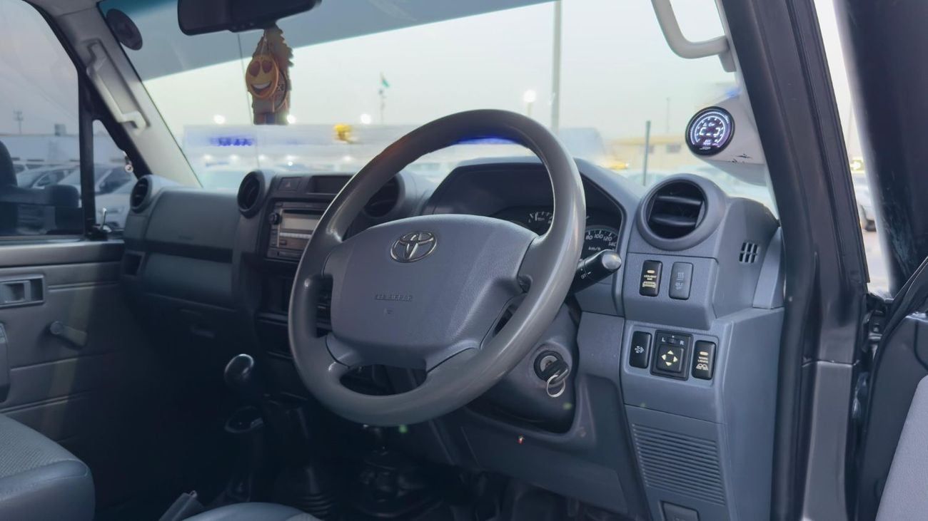 تويوتا لاند كروزر بيك آب -