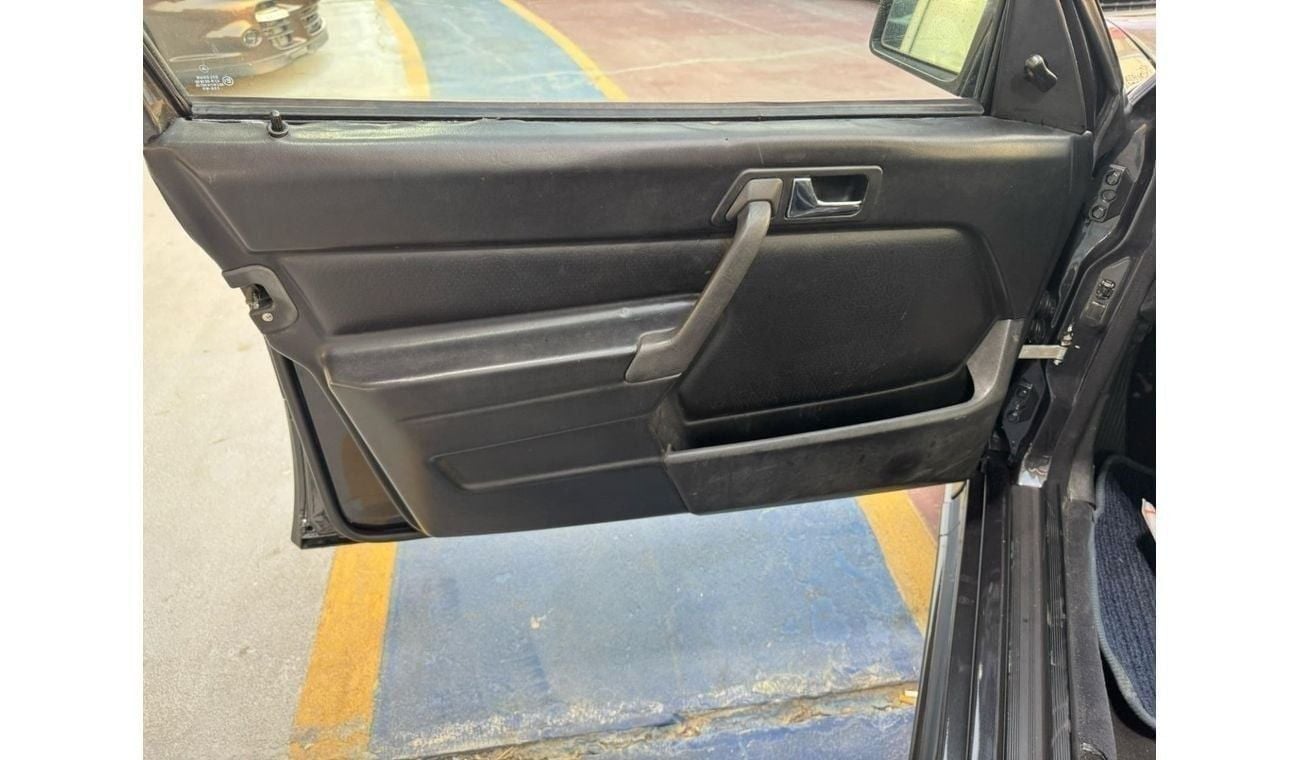 مرسيدس بنز 190 **1986**MERCEDES 190 E