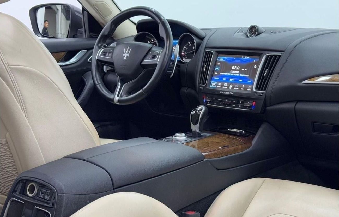 Maserati Levante SQ4 3.0L (430 HP) 2017 Maserati Levante SQ4, Warranty, Full Service History, Excellent Condition, GC