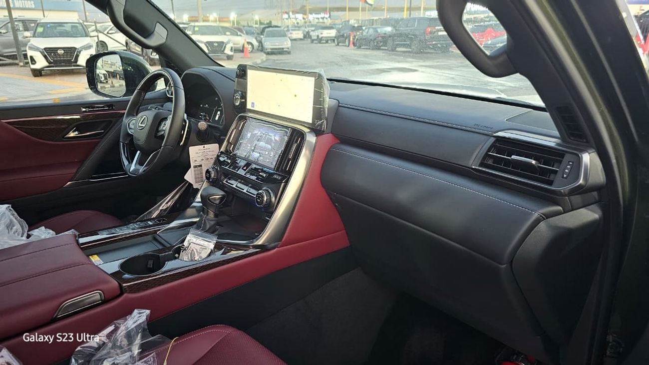 لكزس LX 600 LX 600 3.5L A/T TURBO SPORT KHAKHI GREEN MY2025 GCC SPECS-SOFT DOORS-LEVINSON SPEAKERS