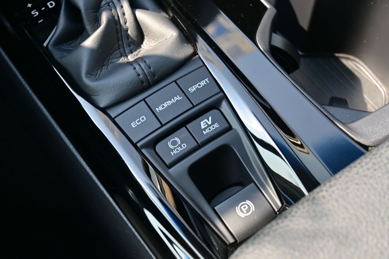 Toyota Camry LE HEV Toyota Camry LE Saudi 2.5L Hybrid, Model 2025, Color Black