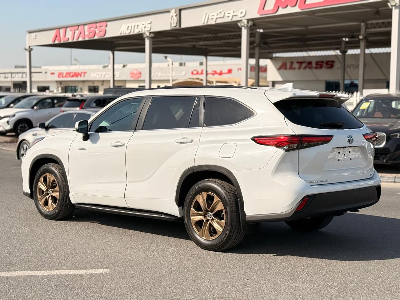 Toyota Highlander Hybrid Bronze Edition Full option 2023
