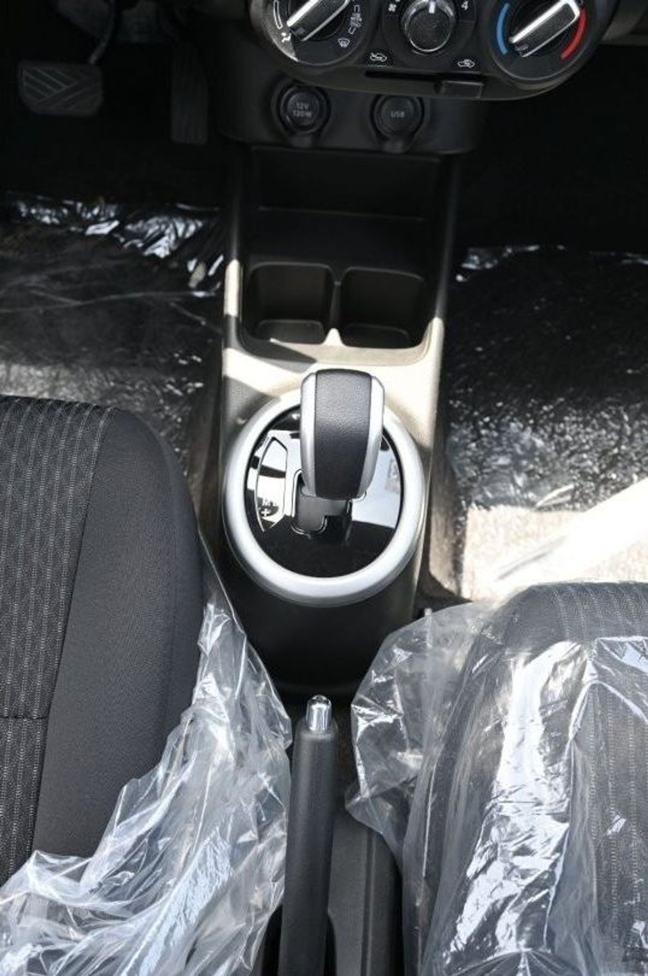 Suzuki Celerio Suzuki Celerio 1.0L Petrol, Hatchback, FWD, 5Doors Color: Silver Model: 2023