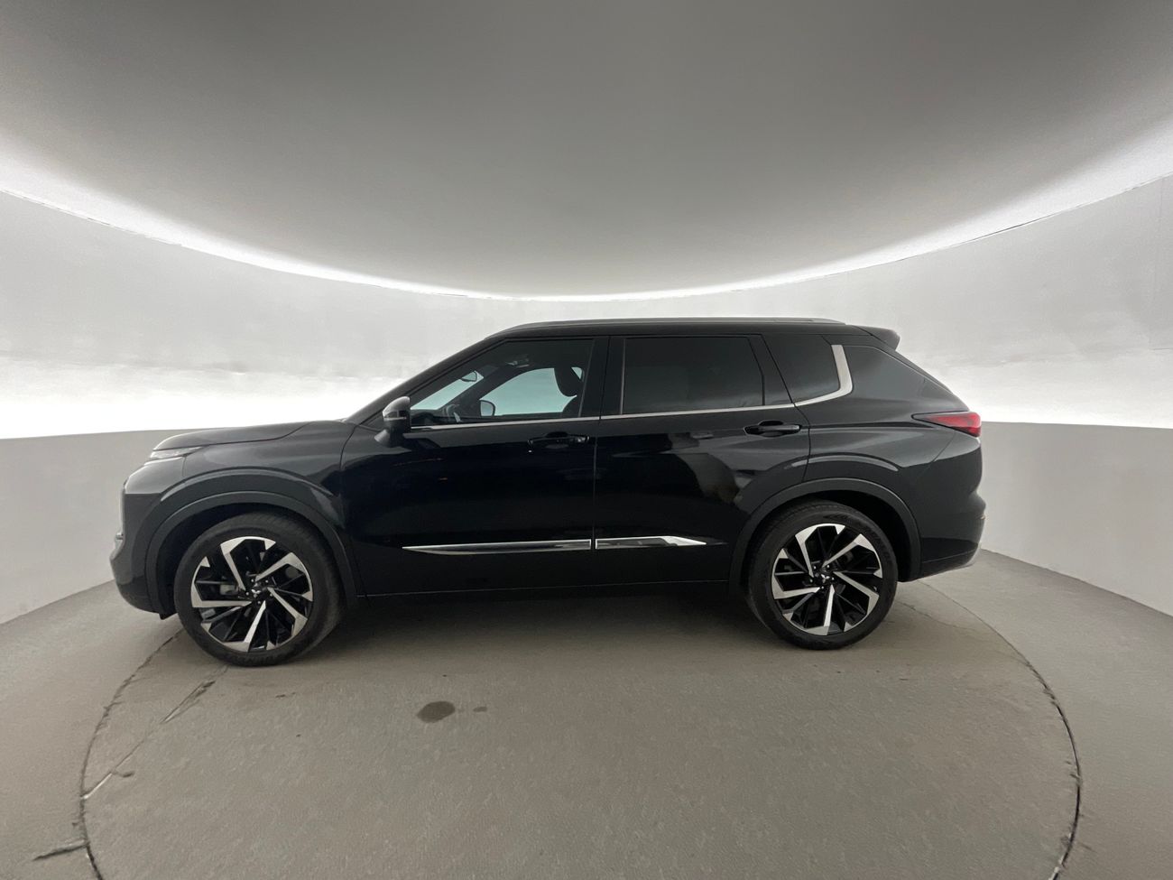 Mitsubishi Outlander Premium - Launch Edition | National Day Celebration | Guaranteed Warranty | 0 Down Payment