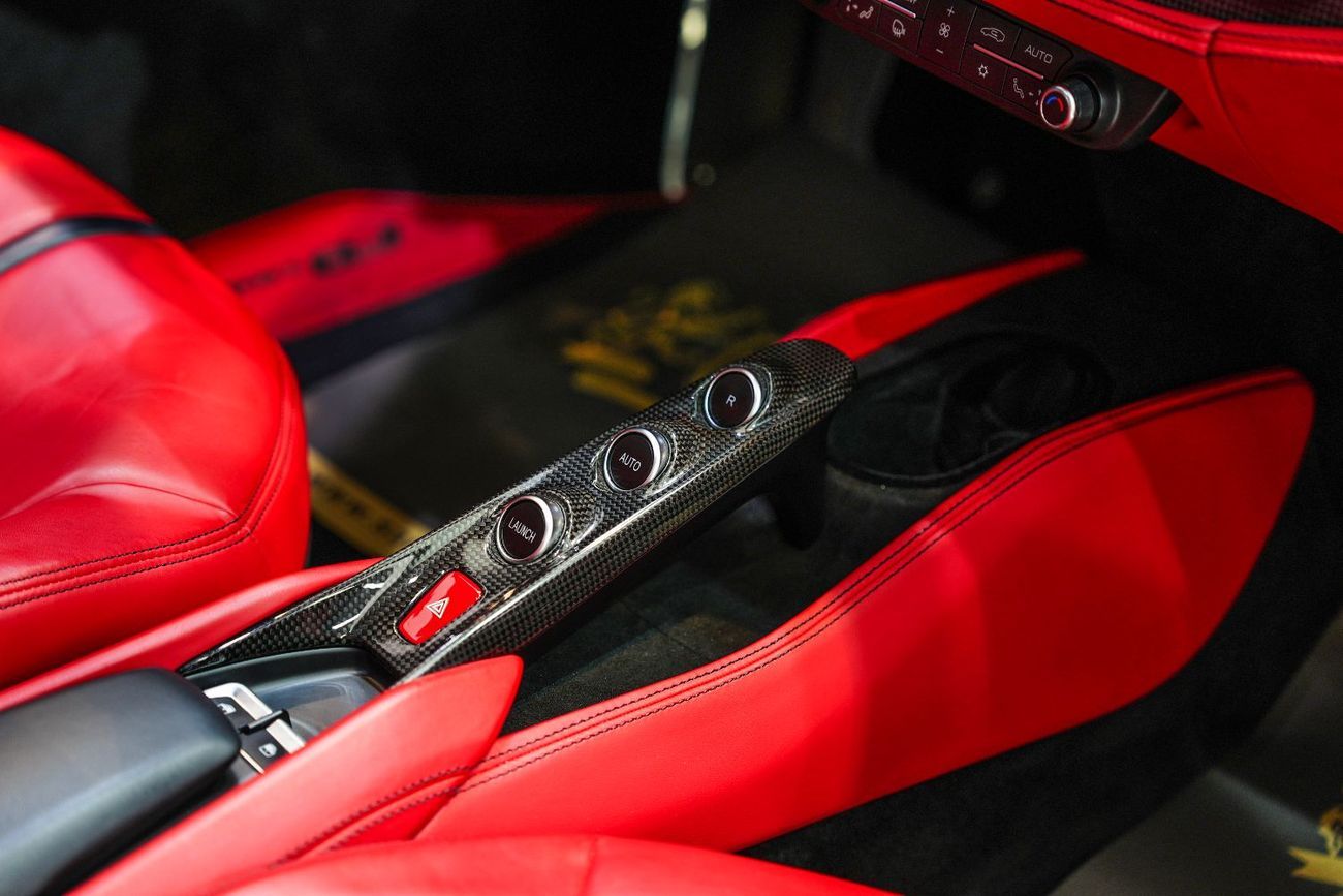 Ferrari F8 Tributo 3.9T V8 2020 Ferrari  F8 Tributo, Passenger Display, Carbon Fiber Interior, Dealer Warranty + Servic