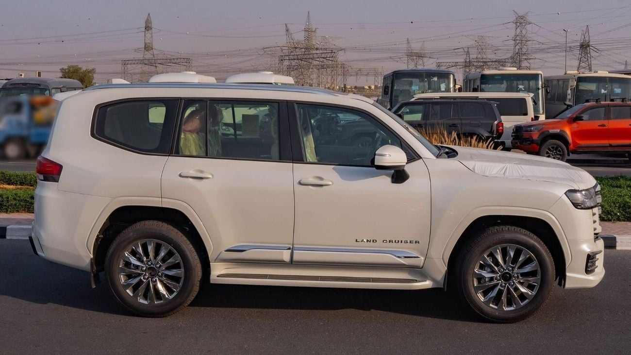 Toyota Land Cruiser 2025 Toyota Land Cruiser 300 GXR 3.5L AT Petrol (White)