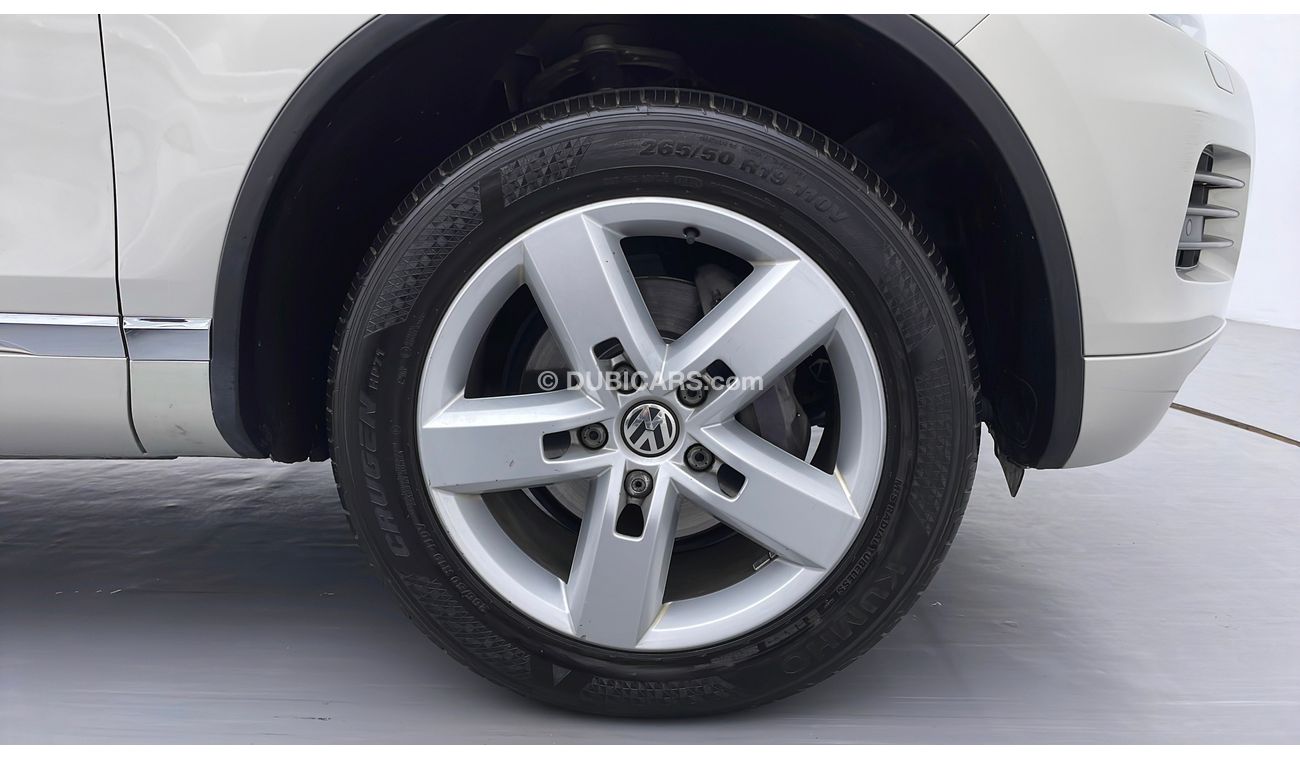 Volkswagen Touareg SEL 3.6 | Under Warranty | Inspected on 150+ parameters