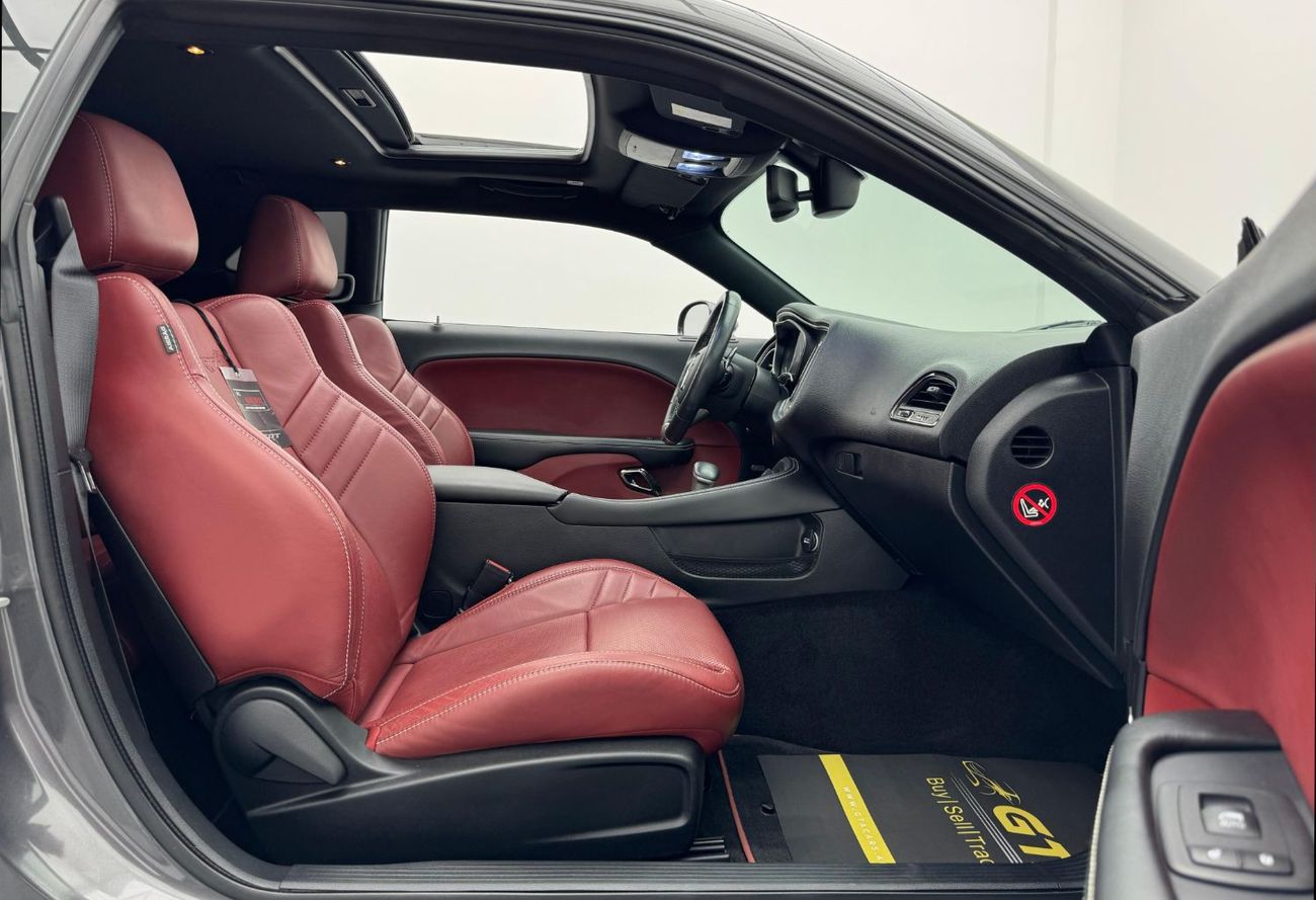 Dodge Challenger SRT Hellcat 6.2L (707 HP) 2019 Dodge Challenger SRT Hellcat, 1 Year Warranty, Agency Full Service Hi