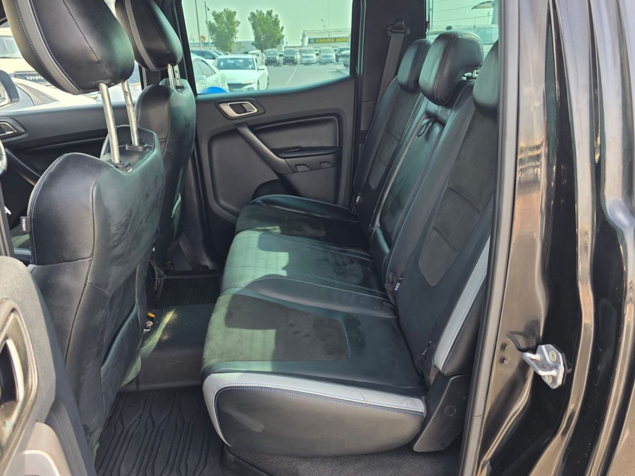 فورد رينجر رابتور RIGHT HAND VEHICLE ONLY FOR EXPORT 2.0L AT DIESEL 4.0CC