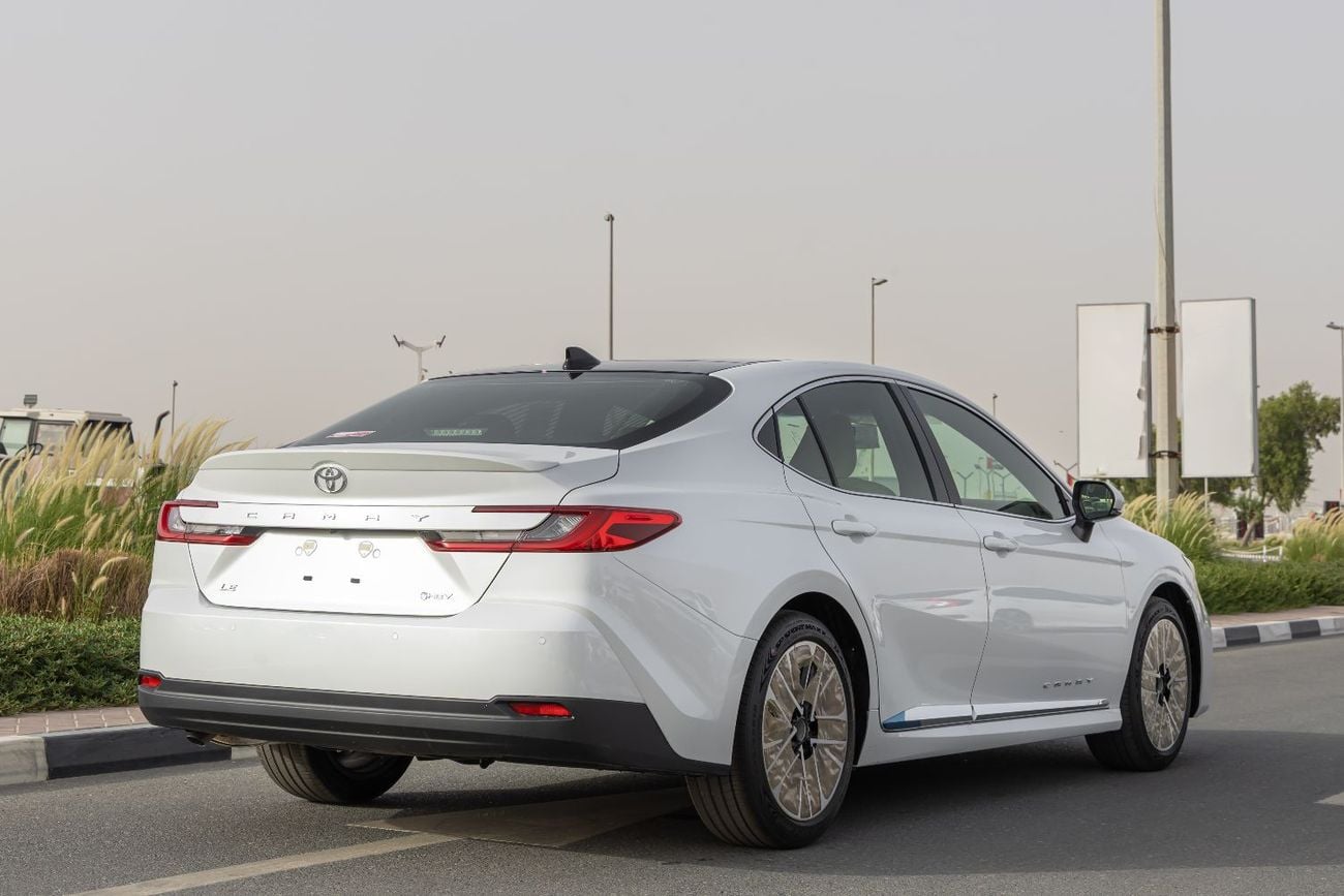 Toyota Camry Toyota Camry LE 2.5 L | Hybrid | White | Panoramic Sunroof | Electric Chair | 2026 GCC Specs