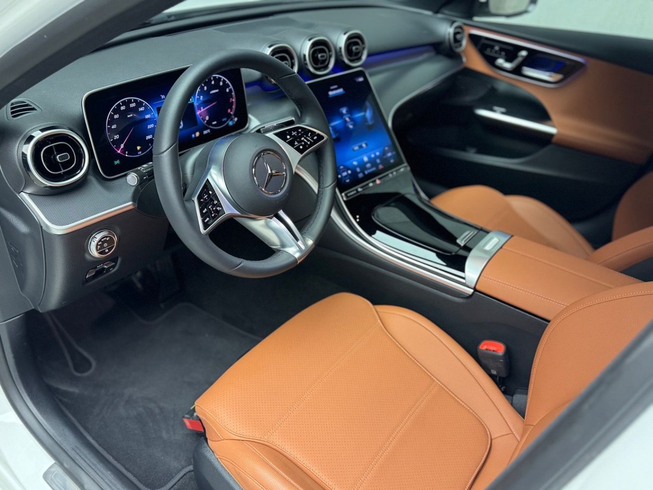 Mercedes-Benz C 200 Premium 2.0L Premium 1.5L