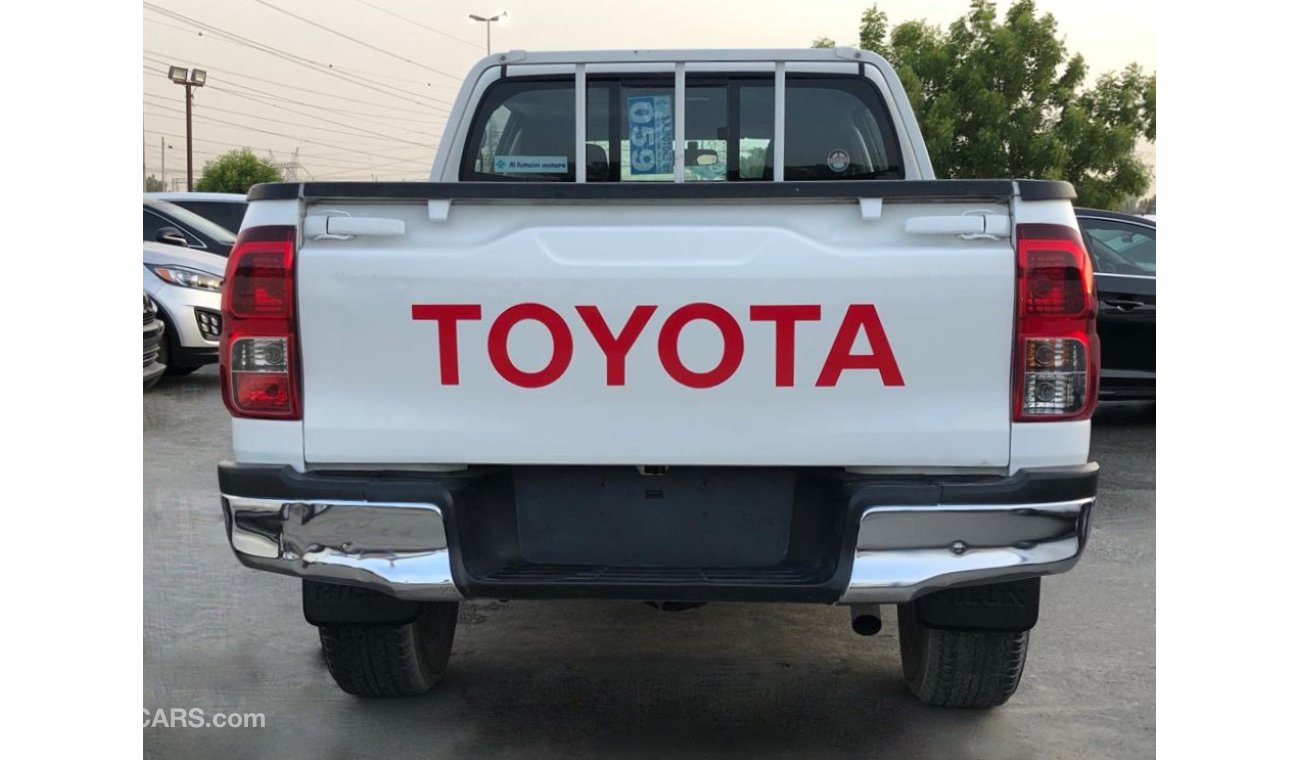 Toyota Hilux 2.4L Diesel / M/T / Fabric Seats / Good Condition (CODE # 6259)