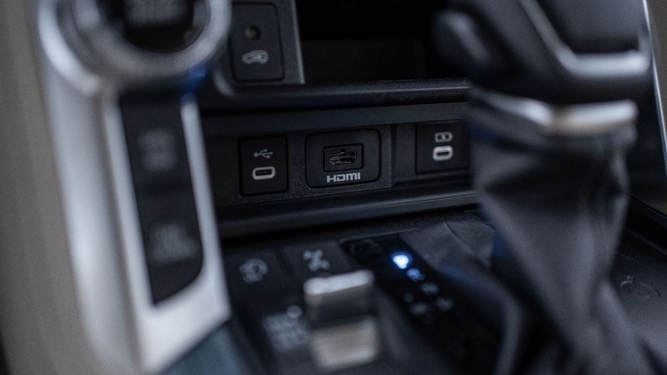 Toyota Land Cruiser 2025 Toyota Land Cruiser 300 VXR 3.5L AT Hybrid (Bronze)