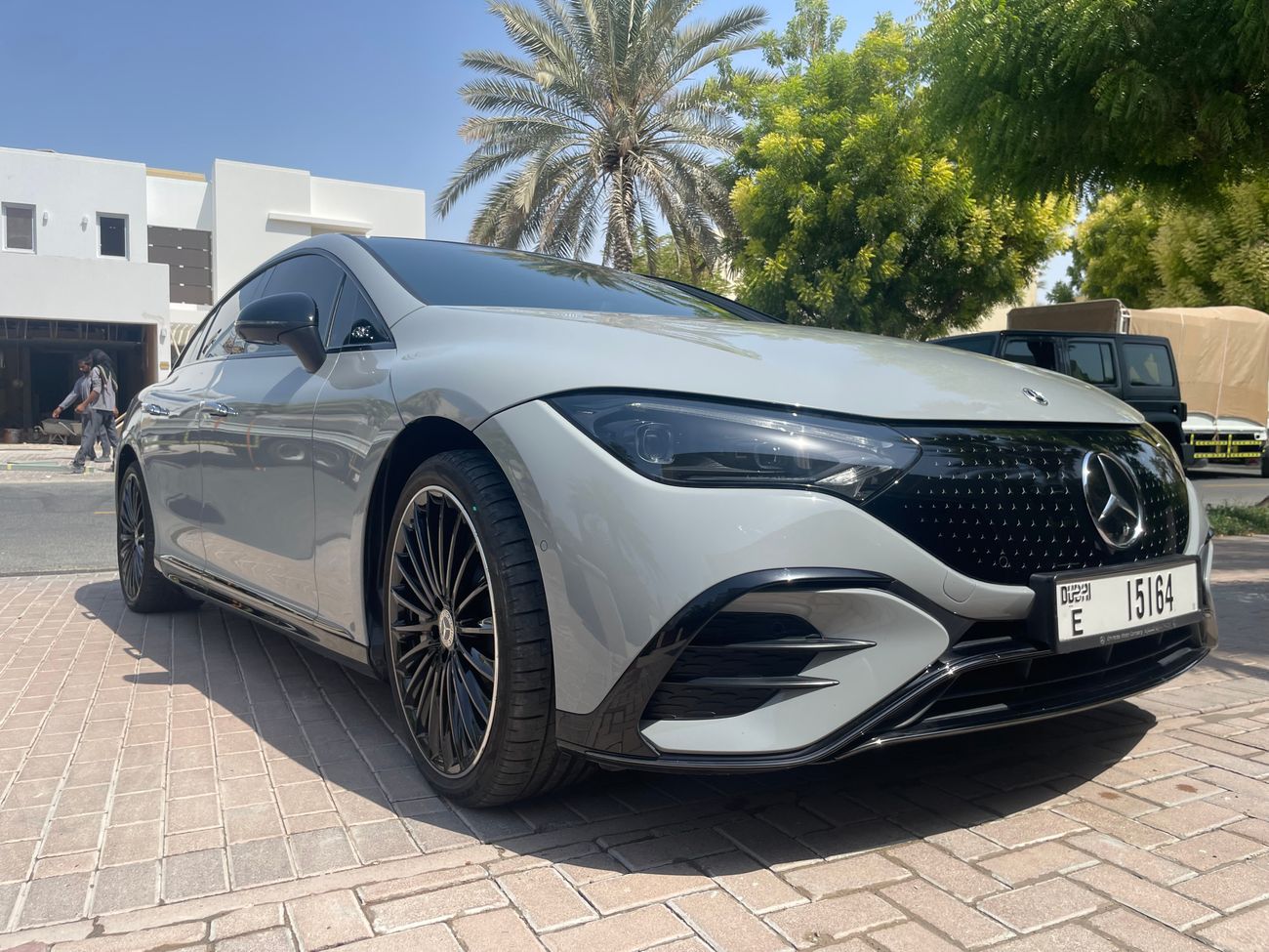 مرسيدس بنز EQE 350+ Premium +