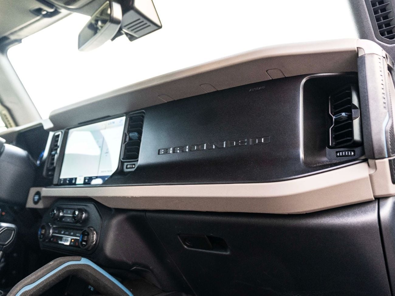 فورد برونكو Wildtrak 2.7L (4 Seater)