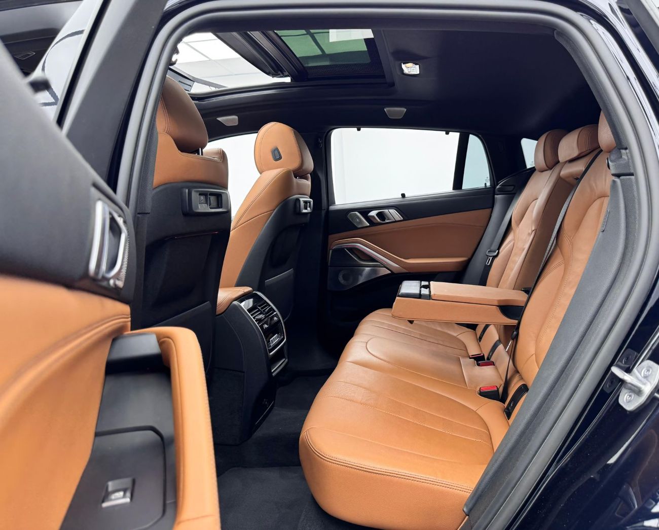 BMW X6 40i M Sport 3.0L 2022 BMW X6 xDrive40i M-Sport, 2027 BMW Warranty, Full BMW Service History, Excelle