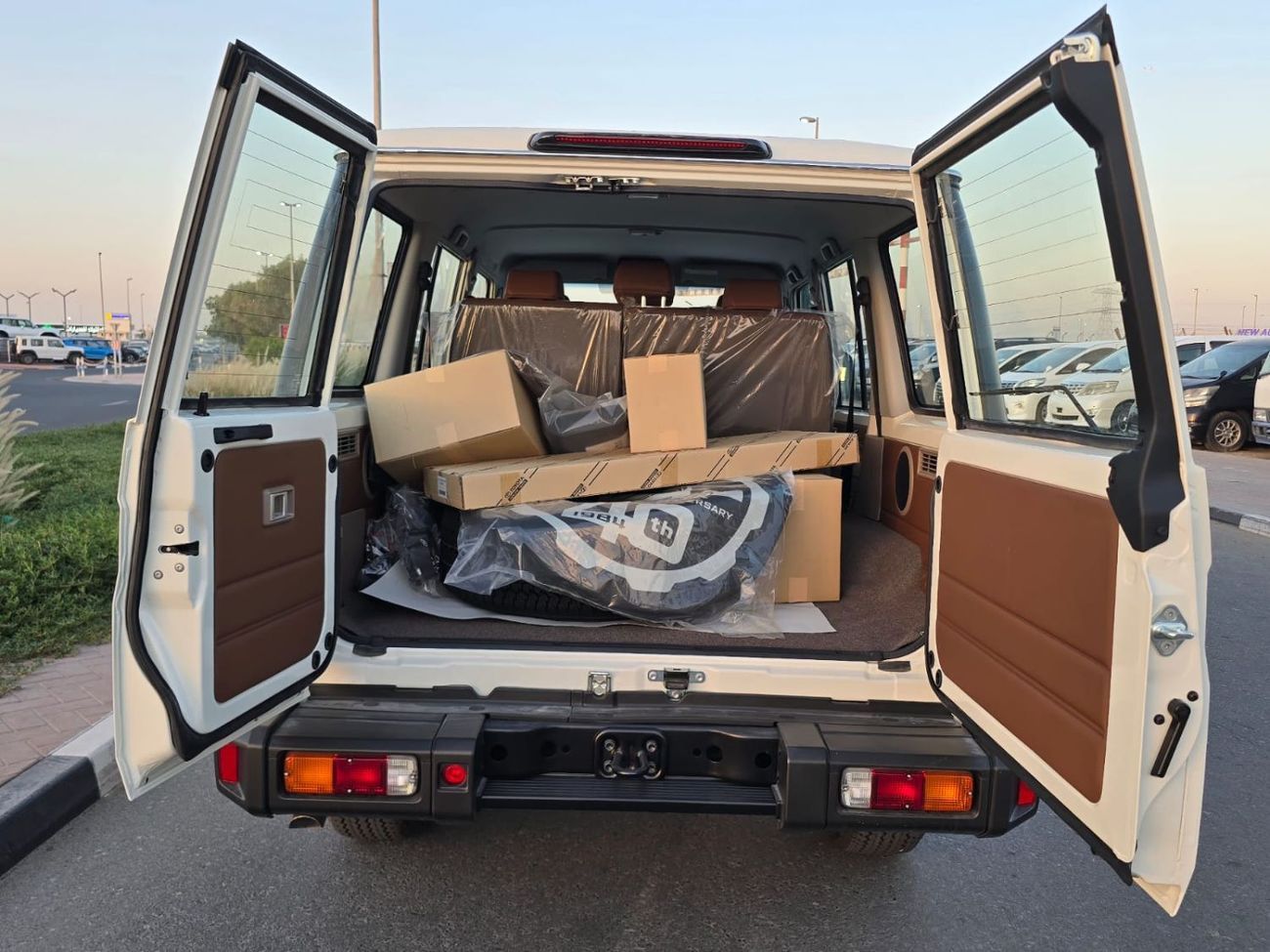 Toyota Land Cruiser 2025 Toyota LC76 4.0L AT Full option