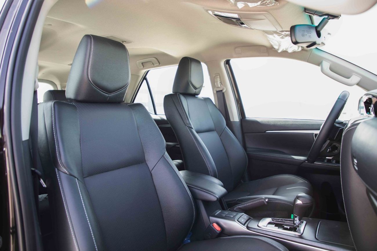 Toyota Fortuner 2023 Toyota Fortuner 4.0 Adventure - Platinum White Pearl inside Black