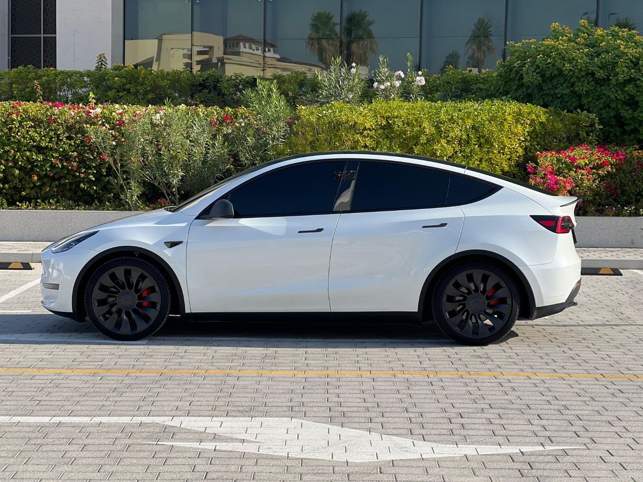 Tesla Model Y Tesla Model Y Performance  Auto Pilot  2023 GCC Under Warranty