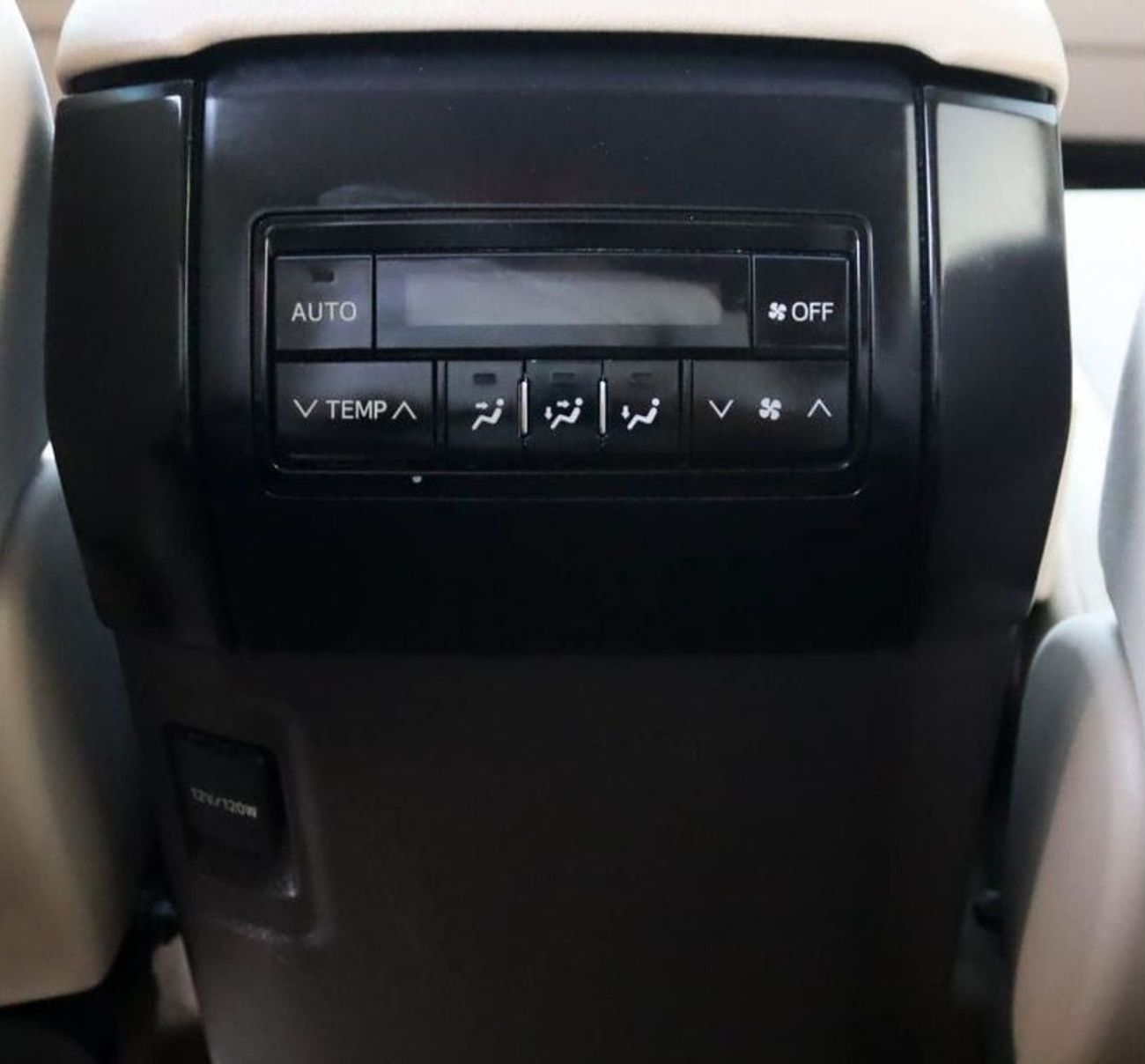 تويوتا برادو GXR 4.0L 4WD Toyota Prado GXR, 4.0L, 2022 GCC, Original Paint, accident-free, in excellent condition