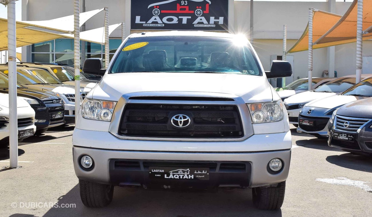 Toyota Tundra 5.7 L V8 SR5 TRD