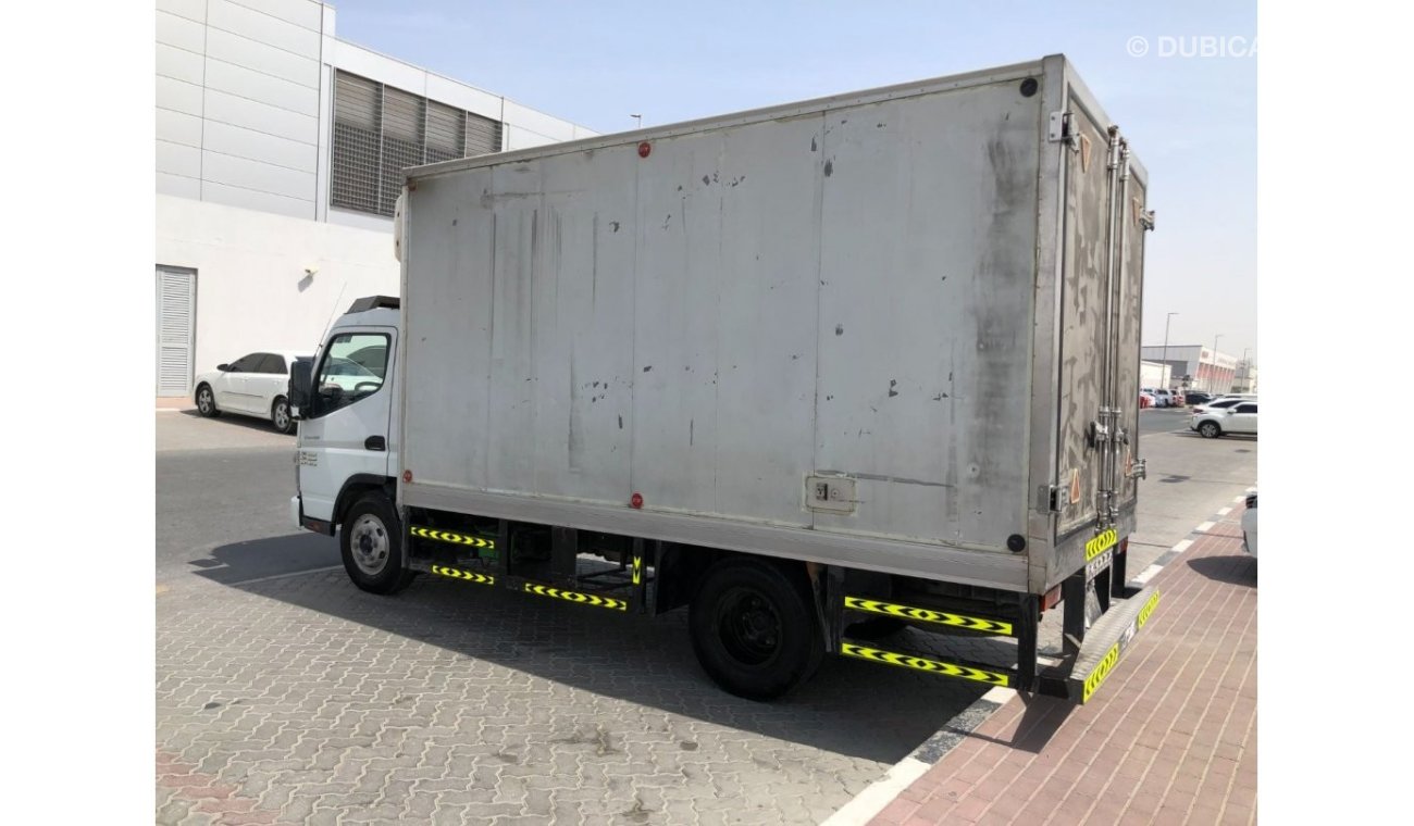 ميتسوبيشي كانتر Refrigerated truck