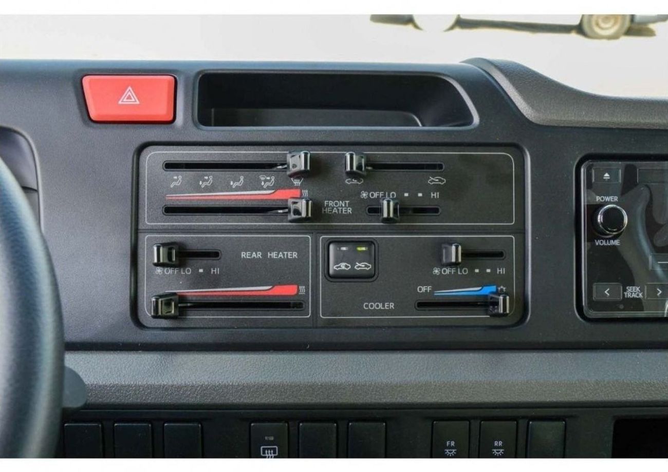 Toyota Coaster Toyota coaster dsl Mt 30 seater 4.2 model 2022