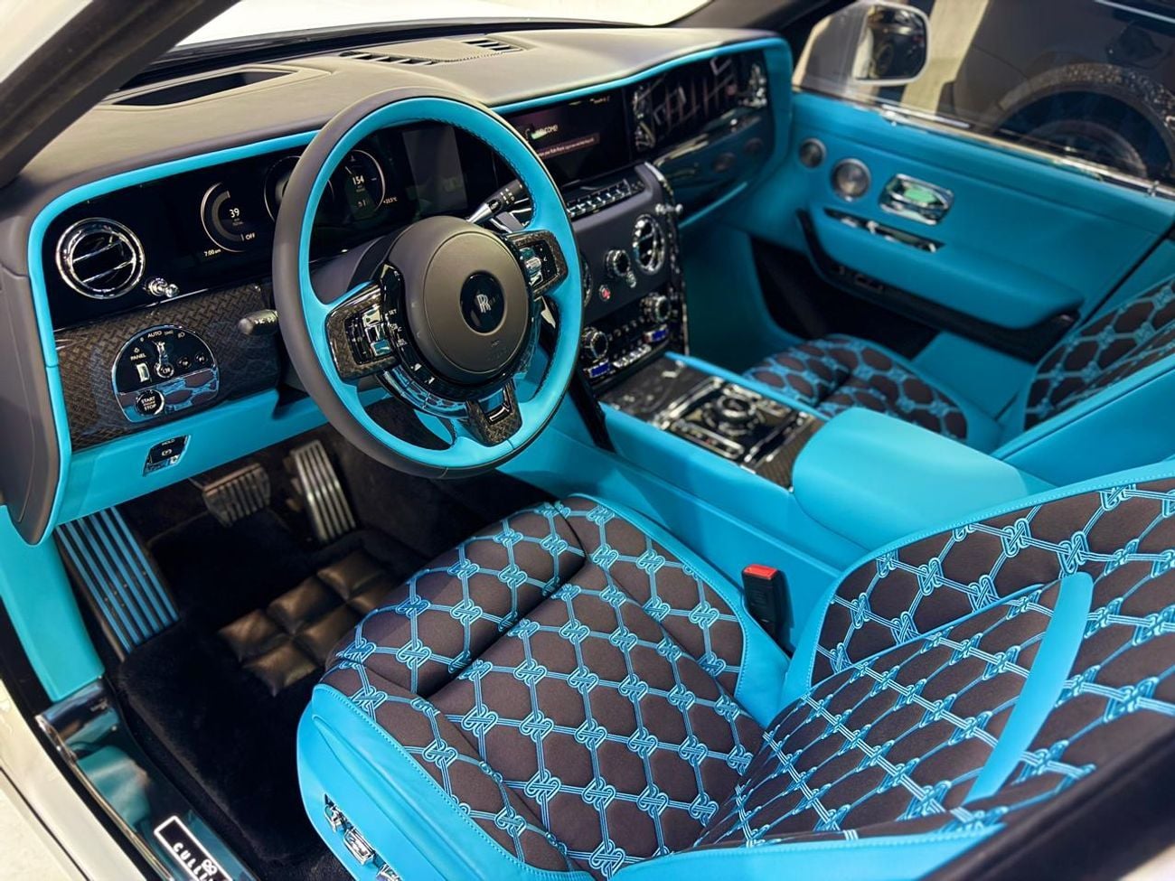 Rolls-Royce Cullinan Black Badge 2026 GUCCI Interior Brand New 0 KM