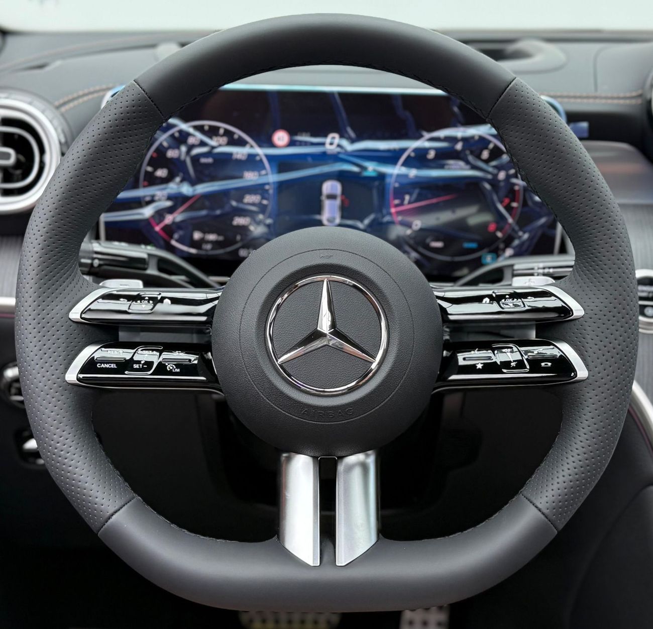 مرسيدس بنز GLC 200 4Matic *Brand New* 2025 Mercedes Benz GLC 200 AMG 4MATIC Premium Plus, 5 Years Mercedes Warranty, GC