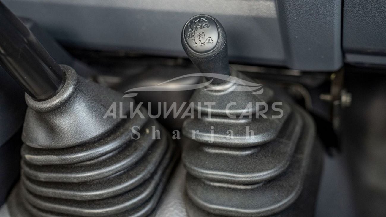 Toyota Land Cruiser Pick Up TOYOTA LAND CRUISER LC79SC 4.0P MT MY2023