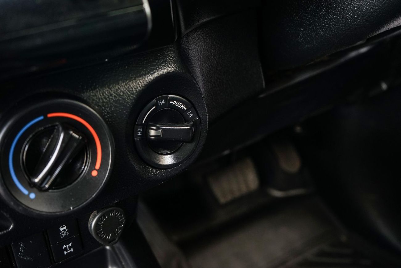 Toyota Hilux SMART CAB SINGLE CABIN